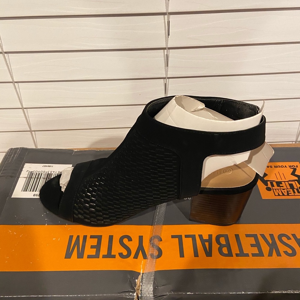 New Sandal